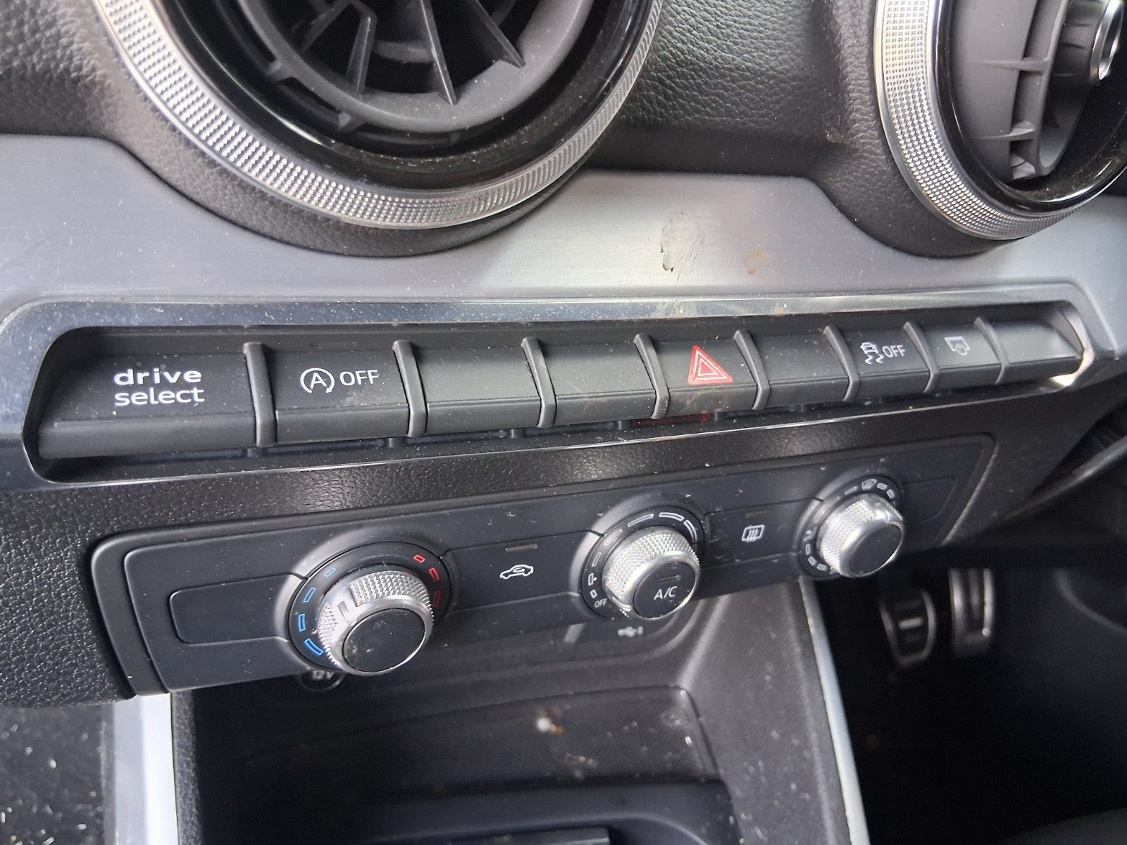 2021 AUDI Q2 MK1 FACELIFT FRONT DASHBOARD HAZARD CONTROL SWITCH PANEL