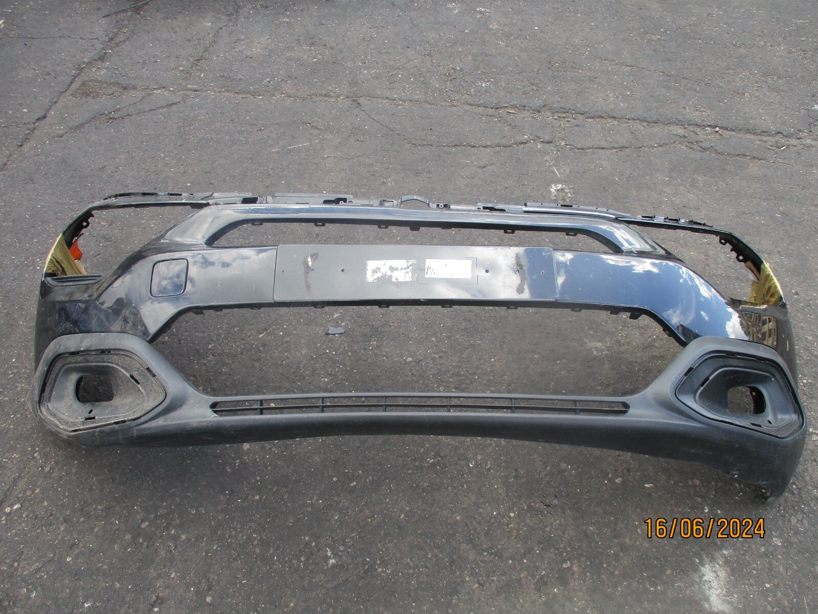 CITROEN C4 MK3 2021 FRONT BUMPER WITH DIFFUSER IN BLACK