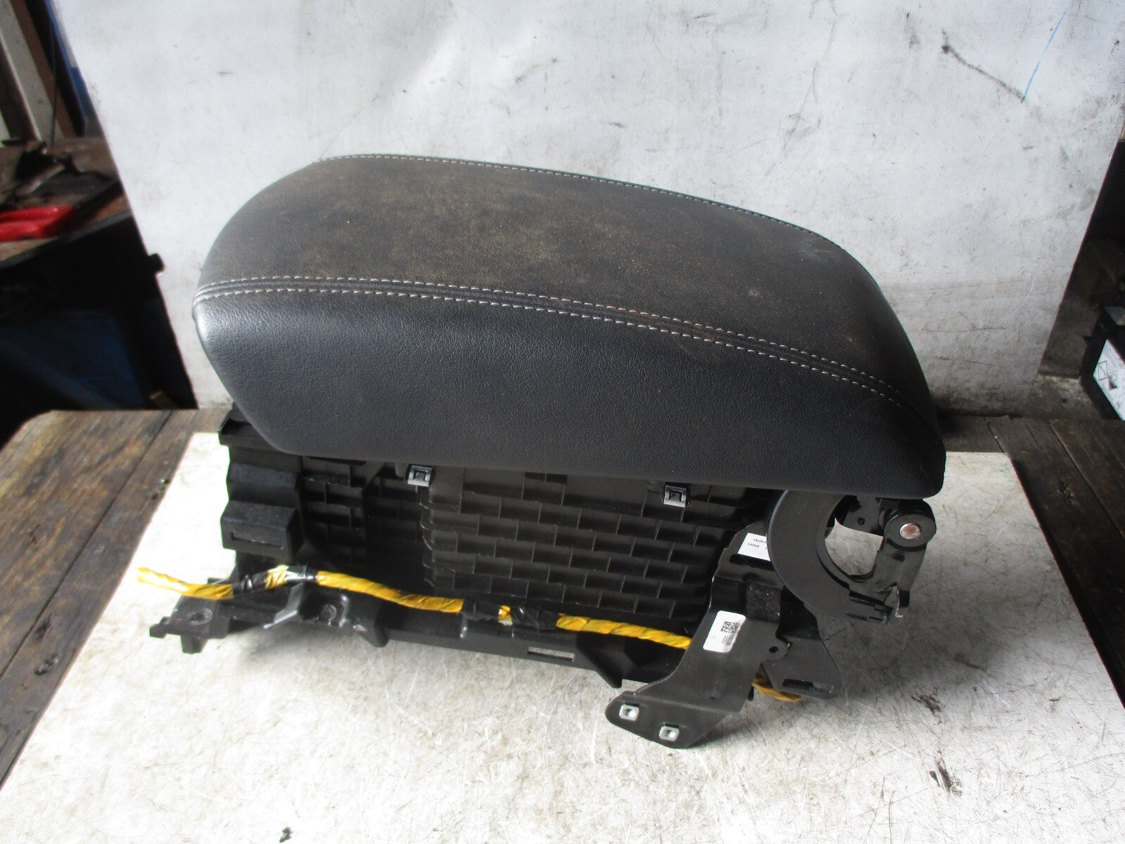 FORD GALAXY MK4 2020 LEATHER CENTRE CONSOLE ARMREST