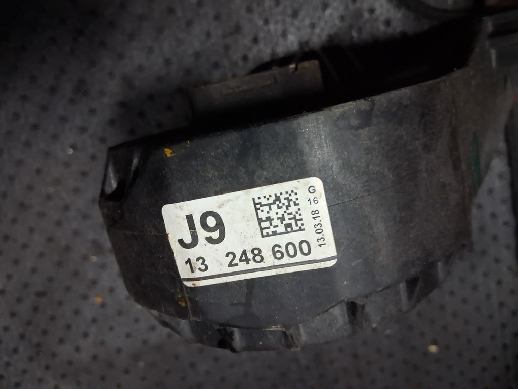 2018 VAUXHALL ZAFIRA C GEARBOX MOUNT BRACKET 2300102