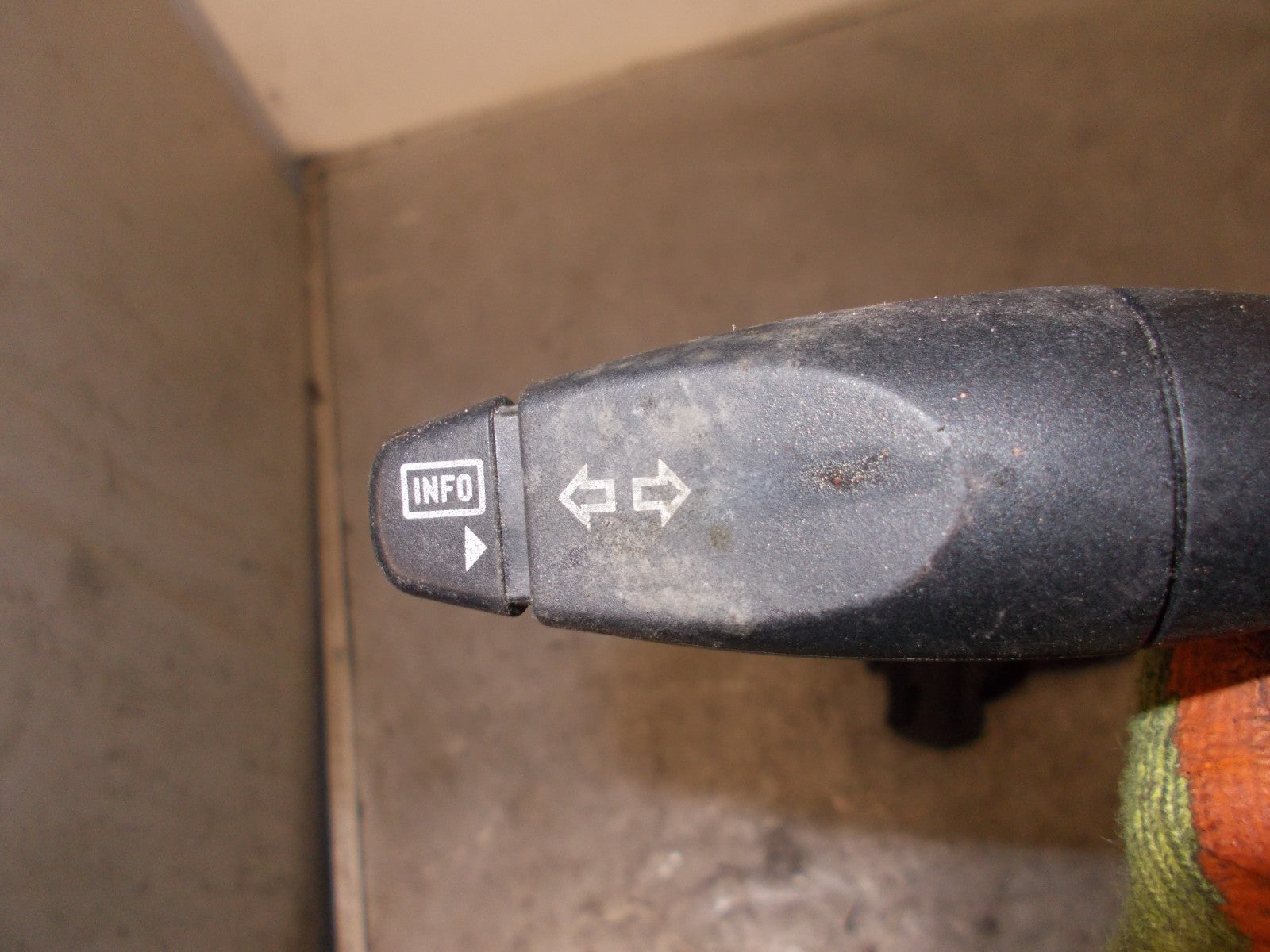 FORD FIESTA 2004 MK5 HEADLIGHT WIPER STALKS 1S7113335BE 1S7T17A553DD