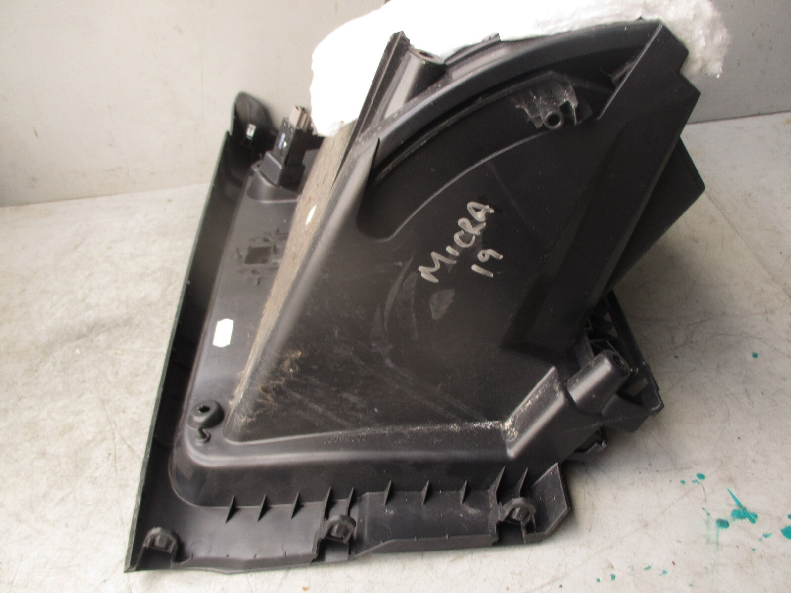 2019 NISSAN MICRA K14 MK5 GLOVEBOX COMPARTMENT BOX 685105FF1A