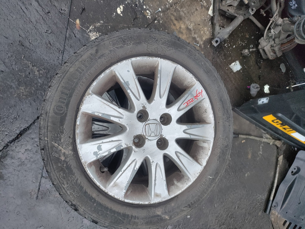 2004 HONDA JAZZ MK2 15 INCH ALLOY RIM WITH TYRE 185/55 R 15