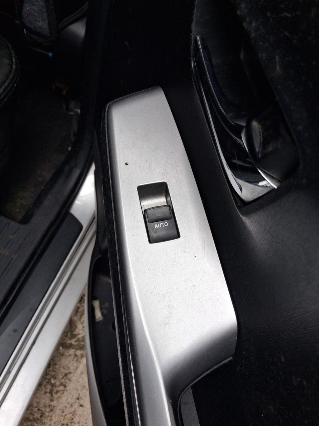 2018 TOYOTA PRIUS V PLUS XW40 OSR DRIVER SIDE REAR RIGHT WINDOW CONTROL SWITCH