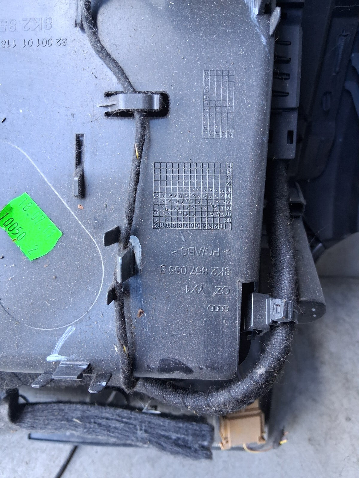 2011 AUDI A4 GLOVE BOX FRONT STORAGE COMPARTMENT 8K2857035B