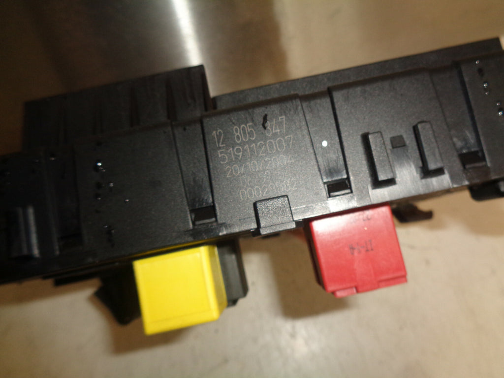 SAAB 9-3 93 2004 MK2 1.9 TDI DIESEL FUSE BOX RELAY 12805847