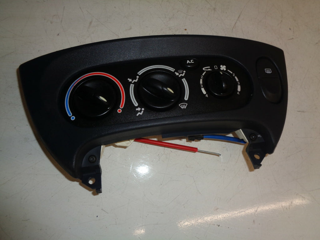 RENAULT MEGANE MK1 HATCHBACK HEATER CONTROL SWITCH PANEL