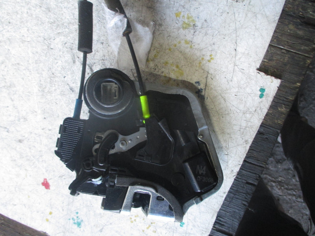 TOYOTA AVENSIS MK3 2010 T270 OSR DRIVER SIDE REAR DOOR LOCK A046693