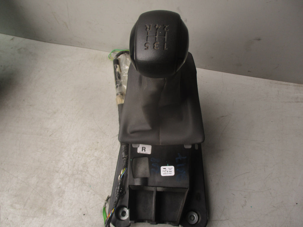 2017 PEUGEOT 207 5 SPEED MANUAL GEARSTICK SELECTOR 9808161480