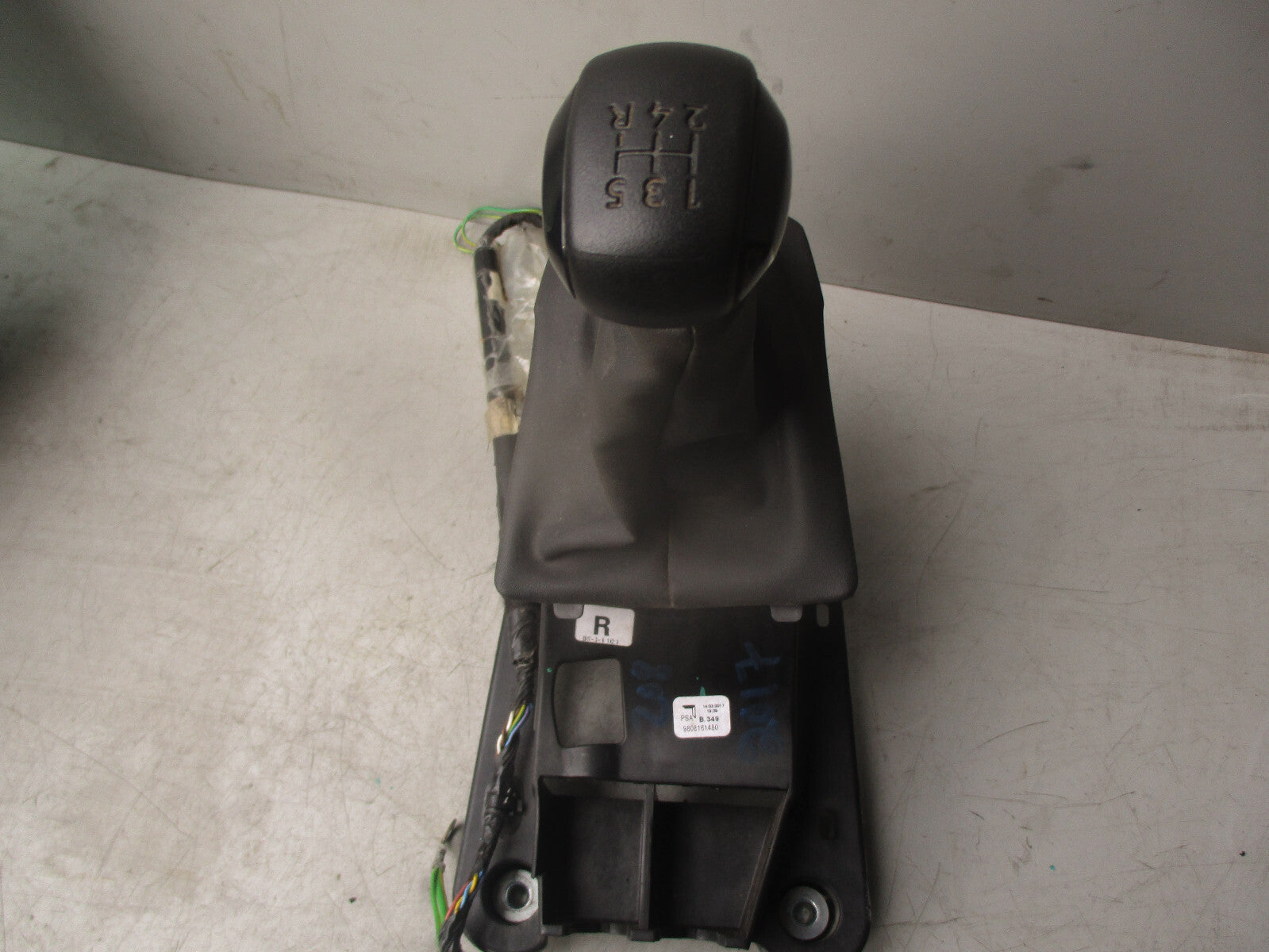 2017 PEUGEOT 207 5 SPEED MANUAL GEARSTICK SELECTOR 9808161480