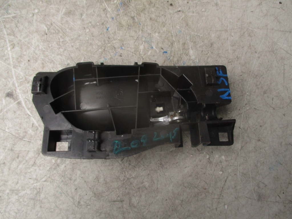 2015 PEUGEOT 208 5 DOOR NSF PASSENGER SIDE FRONT LEFT INTERIOR DOOR HANDLE