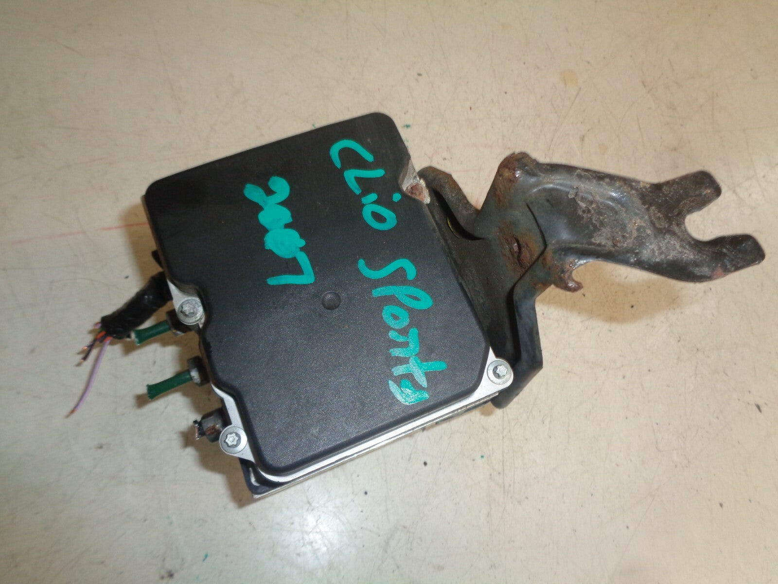 RENAULT CLIO SPORT MK3 2009-12 ABS PUMP AND MODULATOR 8200864695