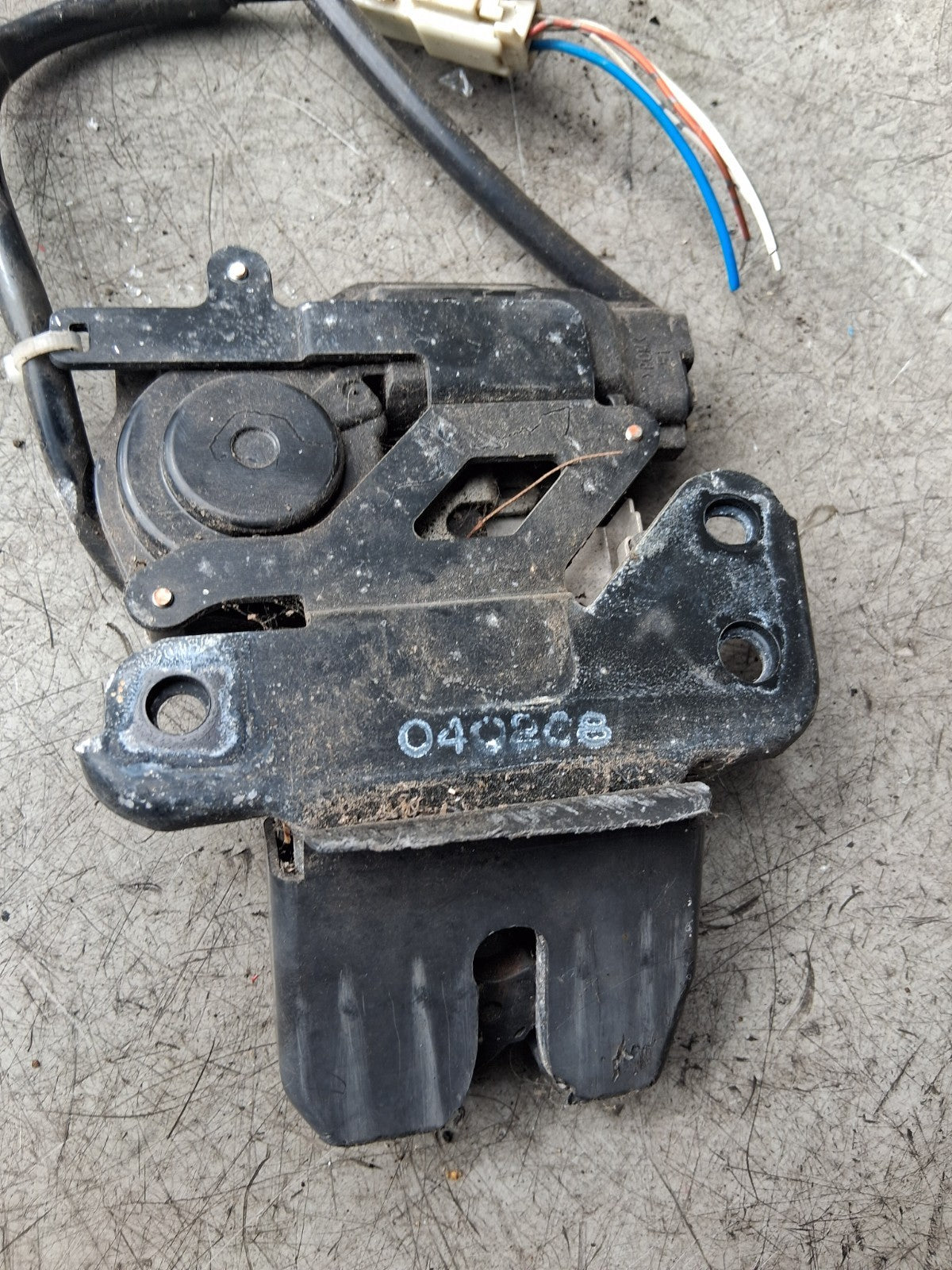 TOYOTA AVENSIS T25 2003 REAR TAILGATE BOOTLID LOCK MECHANISM