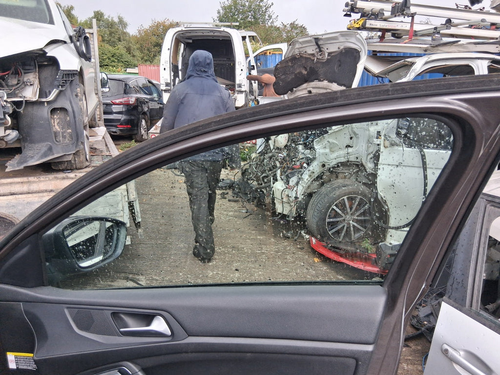 2015 PEUGEOT 308 MK2 ESTATE OSF DRIVER SIDE FRONT RIGHT WINDOW GLASS