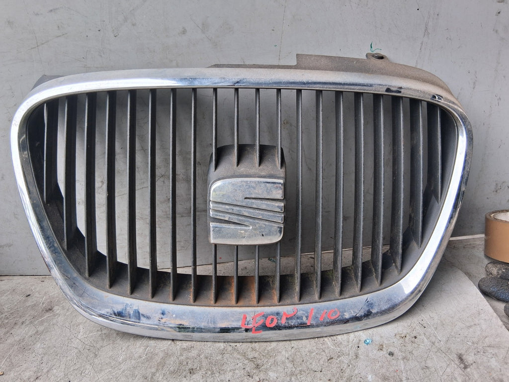 2010 SEAT LEON MK2 FACELIFT FRONT BUMPER GRILLE & BAGDE CHROME GRILLE 1P0853654A