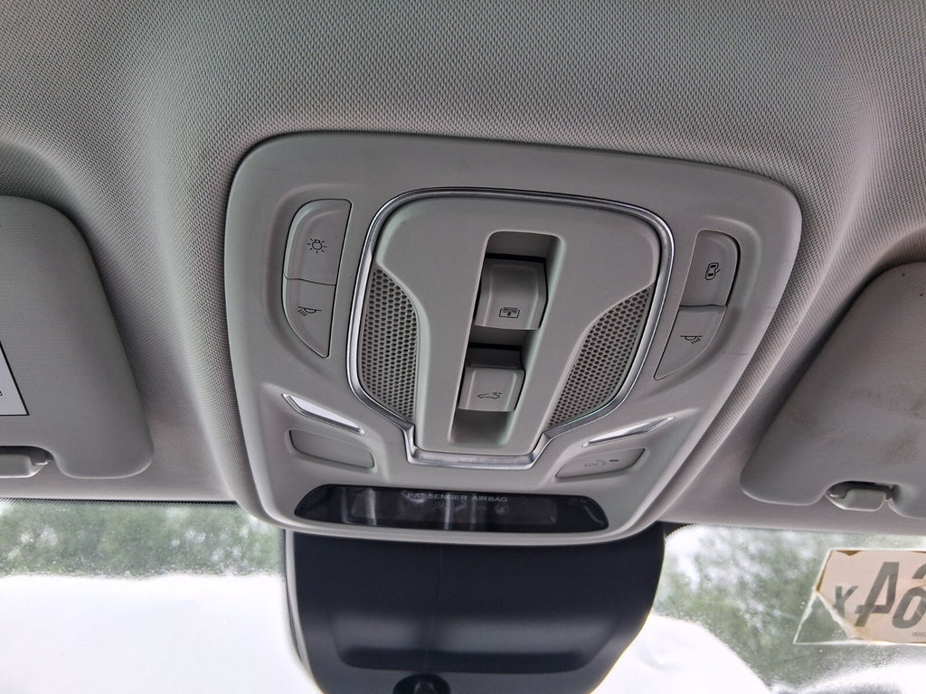 2022 MG HS EXCLUSIVE FRONT INTERIOR ROOF READING LIGHT