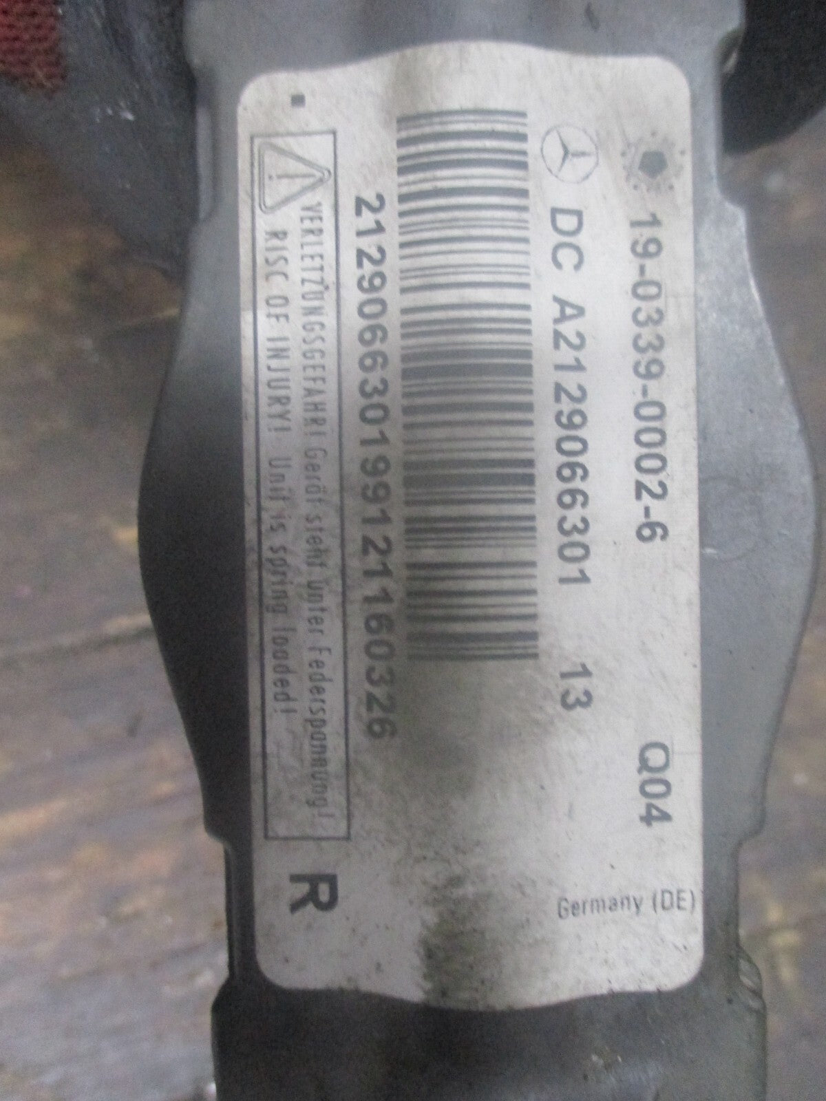 MERCEDES BENZ E CLASS BONNET ACTUATOR FRONT RIGHT DRIVER SIDE A2129066301