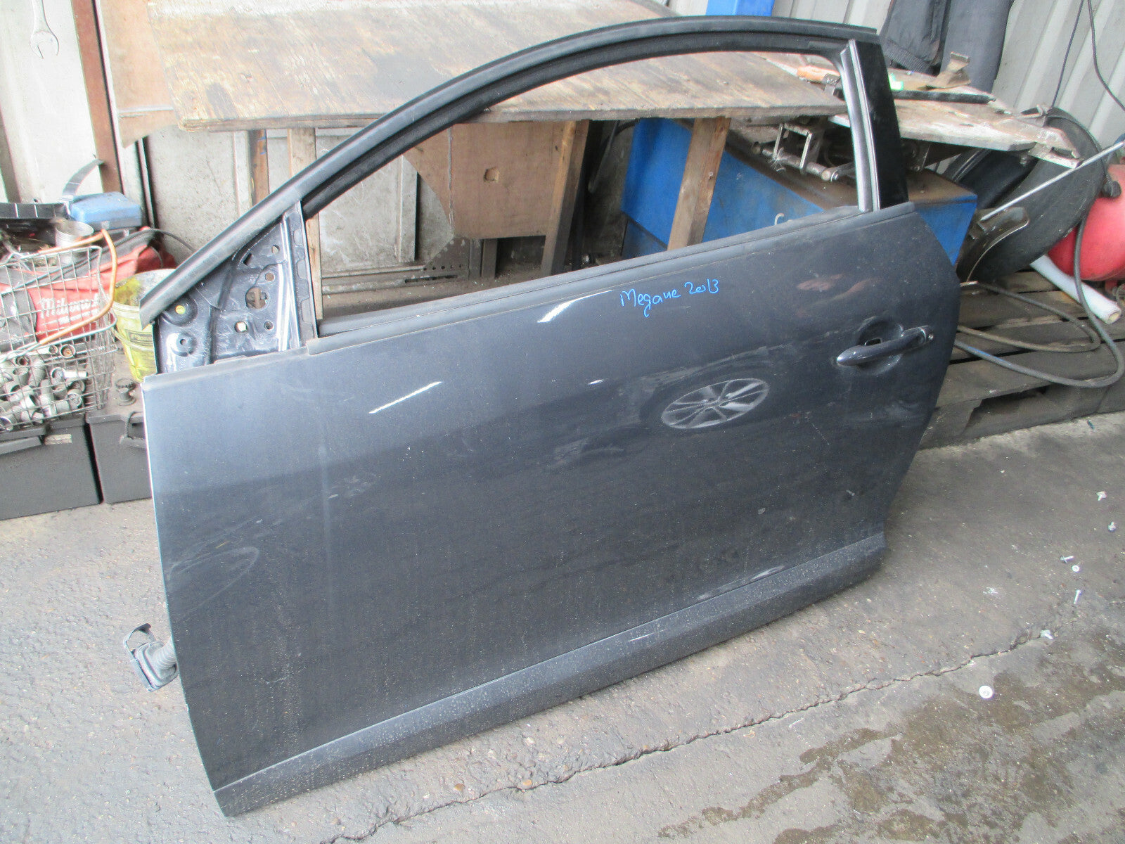 RENAULT MEGANE MK3 2013 NSF PASSENGER SIDE COMPLETE DOOR GRIS ECLIPSE