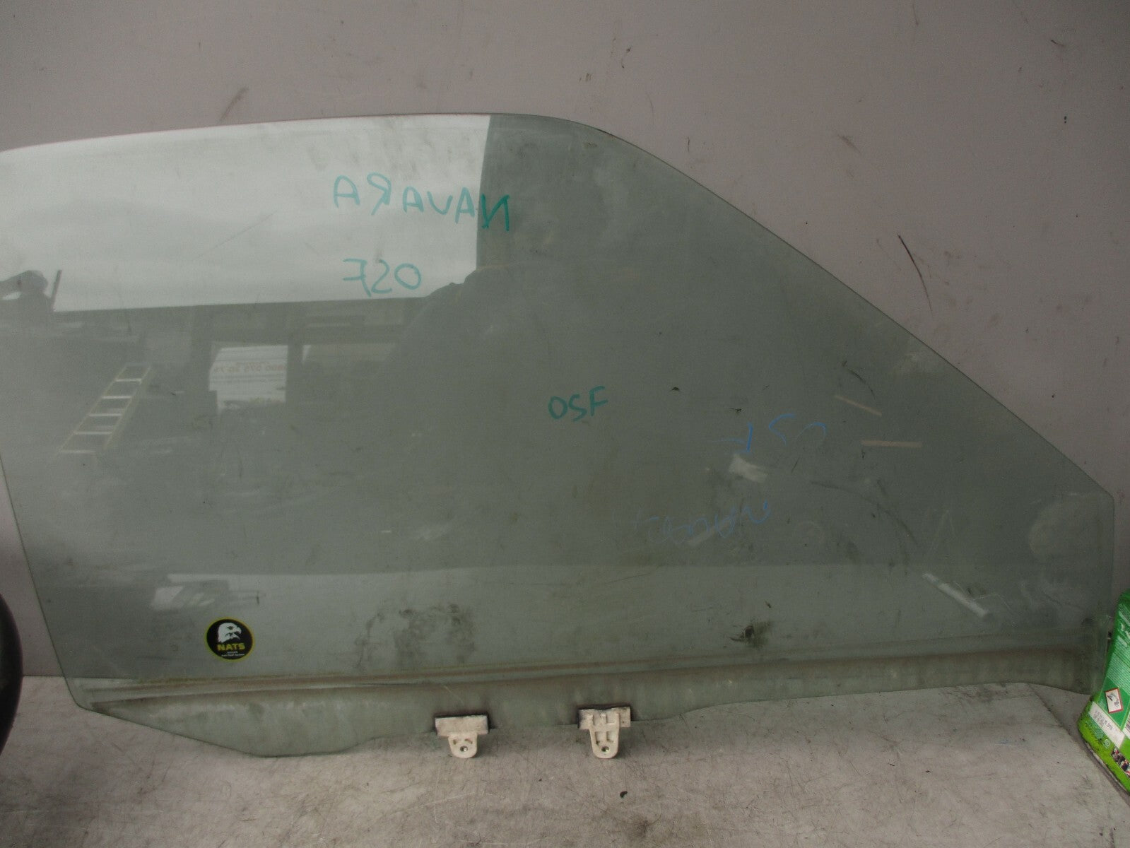 2002 NISSAN NAVARA D22 OSF DRIVER SIDE FRONT RIGHT WINDOW GLASS