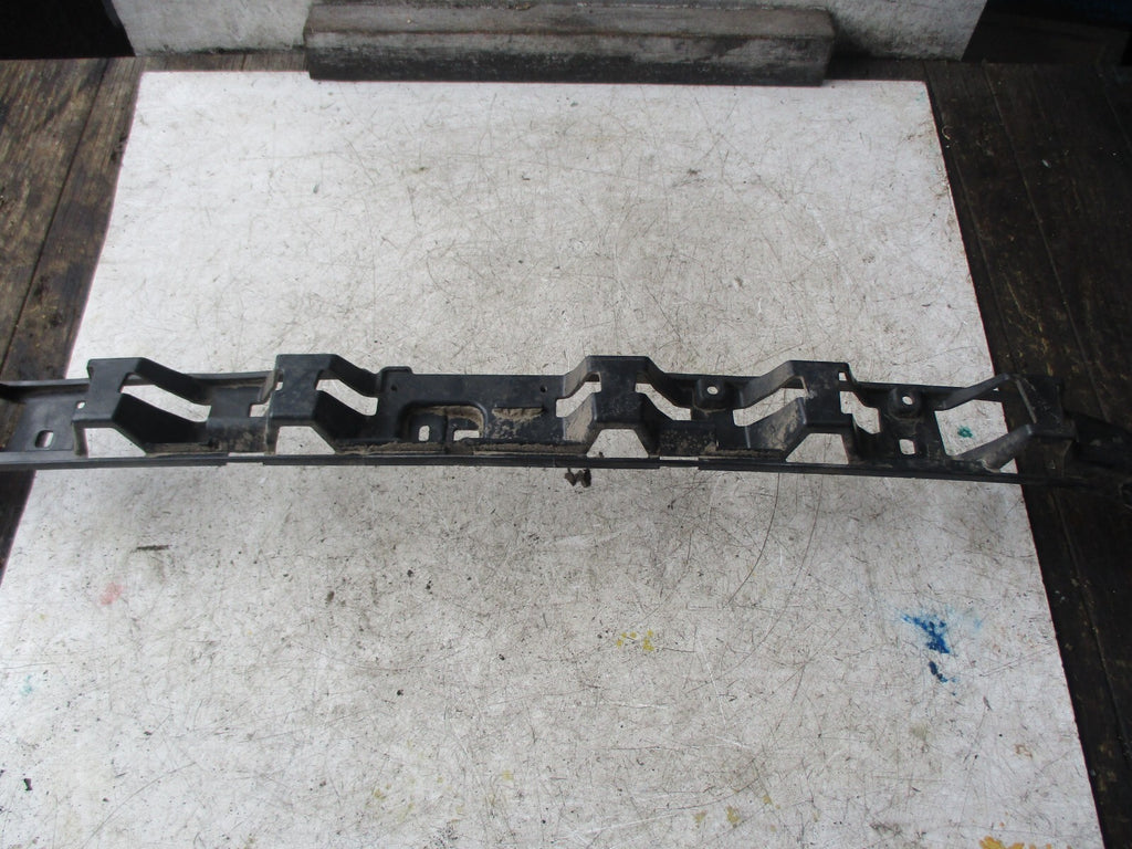 JAGUAR XE 2017 REAR BUMPER CENTRE BRACKET GX7317E855AD