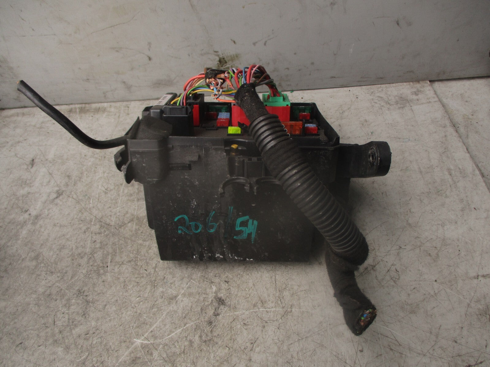 2005 PEUGEOT 206 1.4 PETROL UNDER BONNET FUSE BOX 9650664180