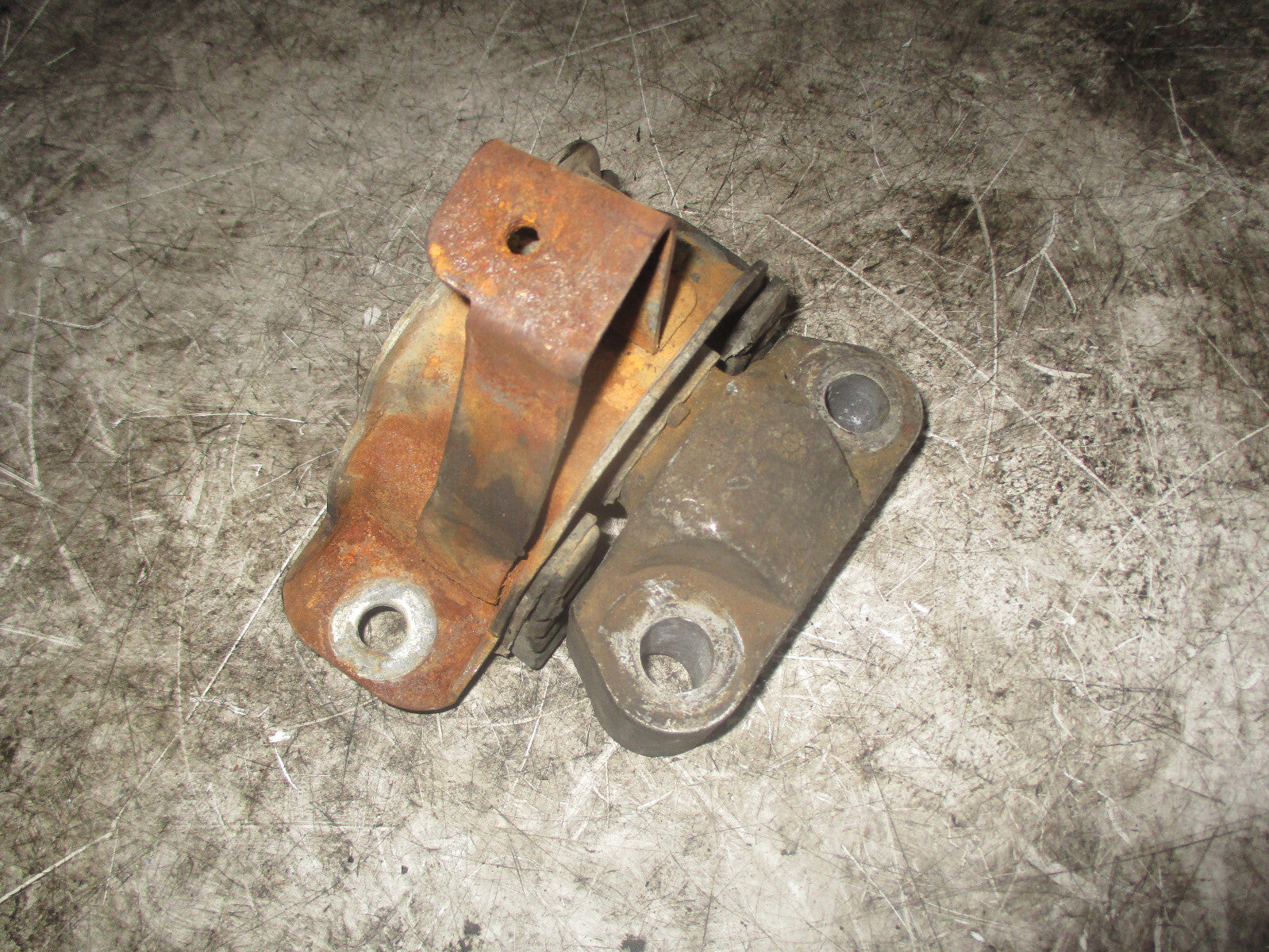 FIAT QUBO ENGINE SUPPORT MOUNT 51855515