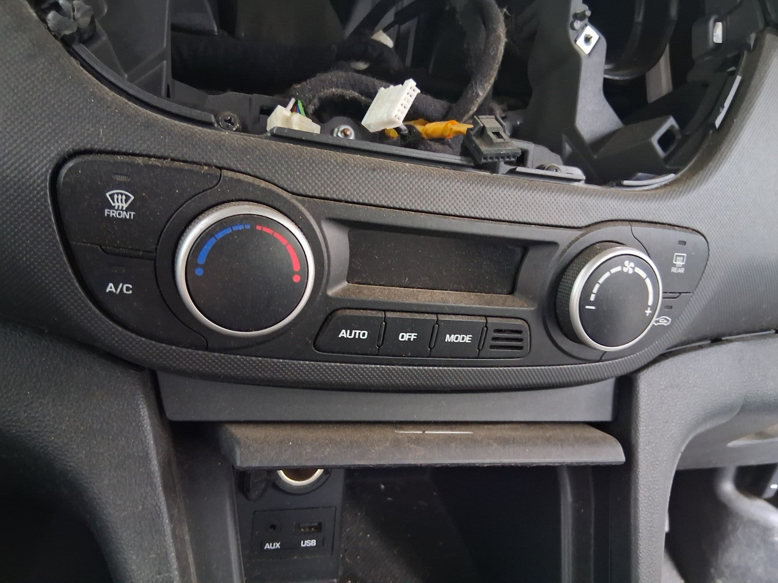 2017 HYUNDAI i10 MK2 AC HEATER CLIMATE CONTROL SWITCH PANEL