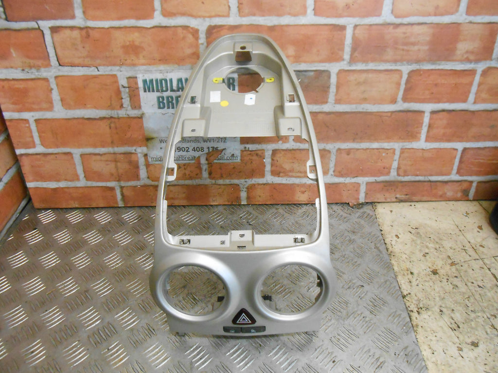 VAUXHALL CORSA D 2007 DASHBOARD CENTRE VENT PLASTIC TRIM SURROUND 13204955