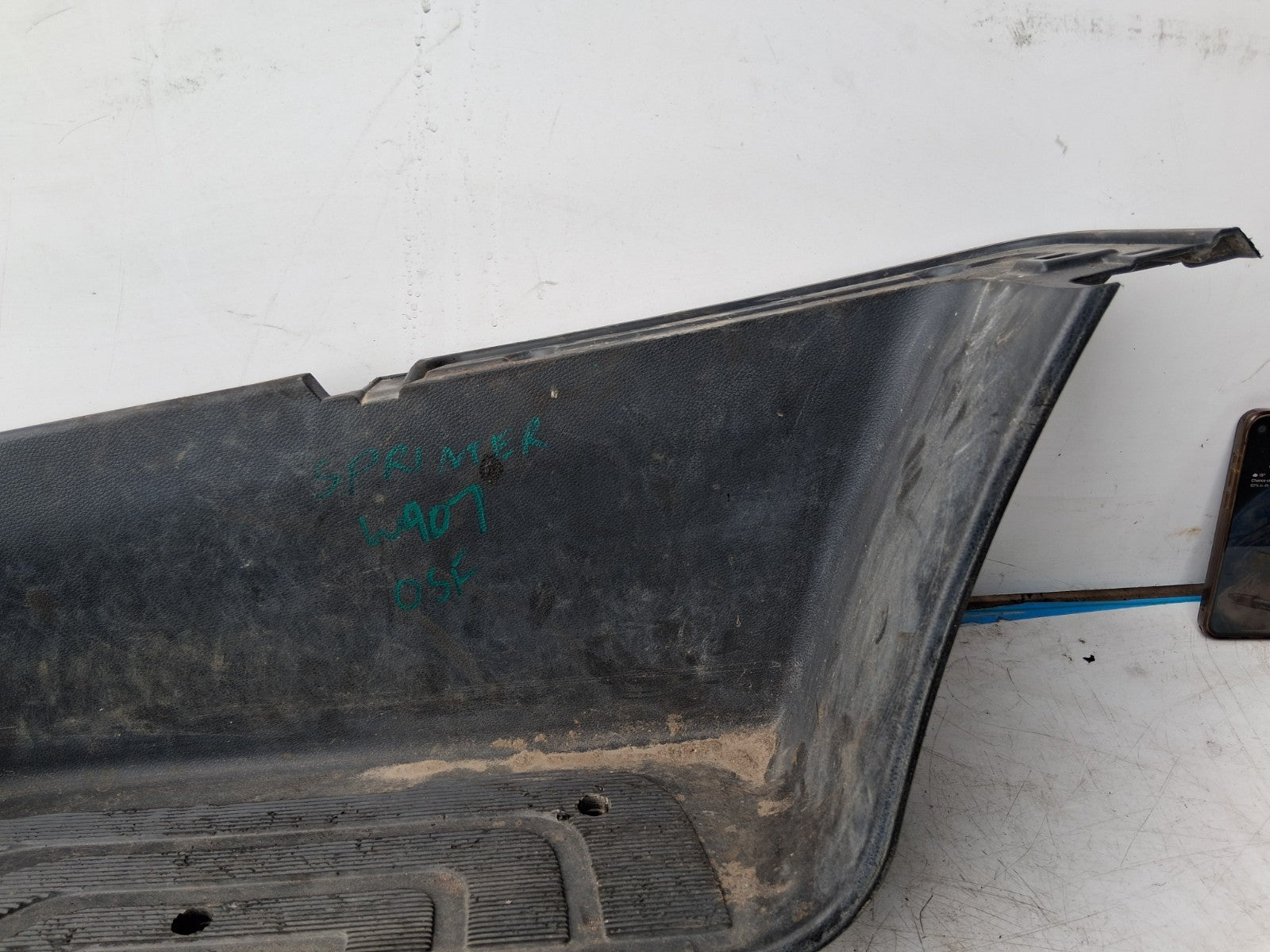 2021 MERCEDES BENZ SPRINTER W907 OSF DRIVER SIDE FRONT DOOR STEP A9106860200