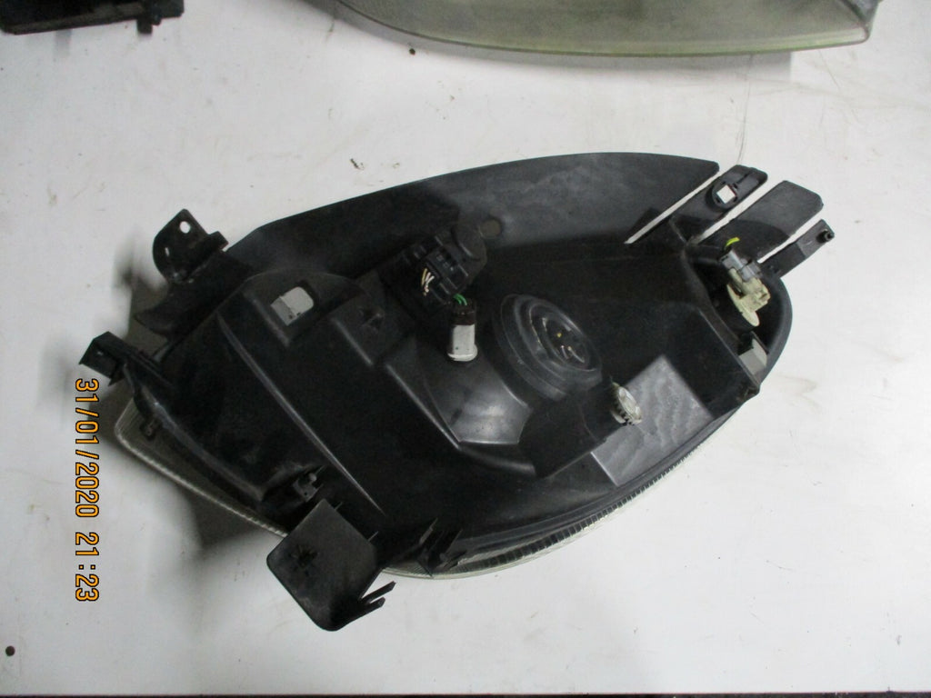 CITROEN XSARA PICASSO 2006 OSF DRIVER SIDE FRONT HEADLIGHT HEADLAMP