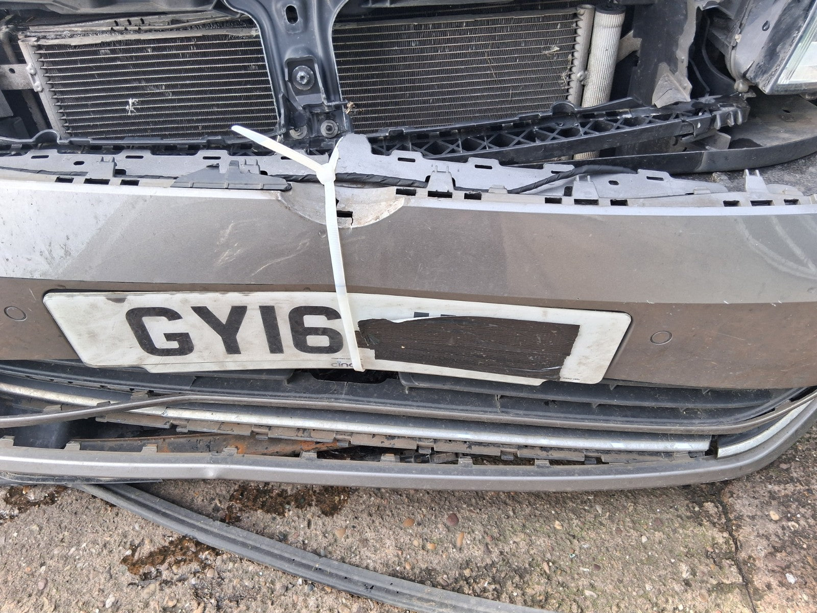 2016 VOLKSWAGEN GOLF MK7 FRONT COMPLETE BUMPER GREY DAMAGED