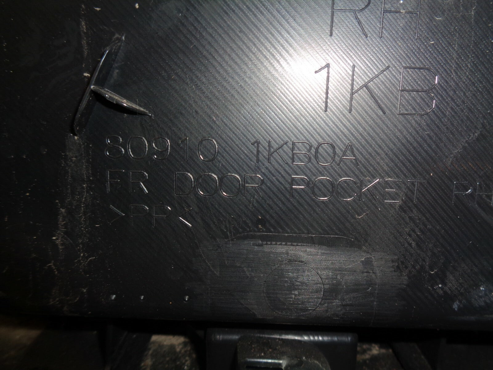 NISSAN JUKE 2015 OSF DRIVER SIDE FRONT DOOR CARD 809101KBOA