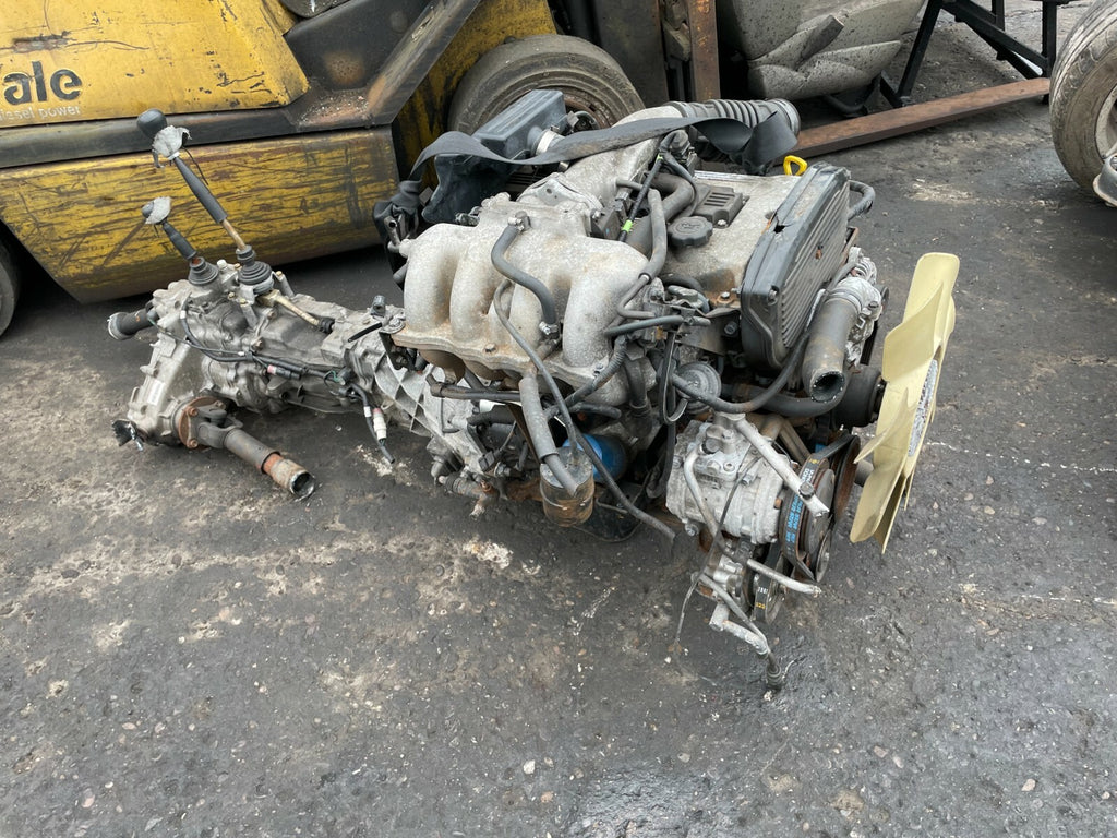 KIA SPORTAGE K00 2001 2.0 16V 4WD FE 5 SPEED MANUAL GEARBOX & TRANSFER BOX