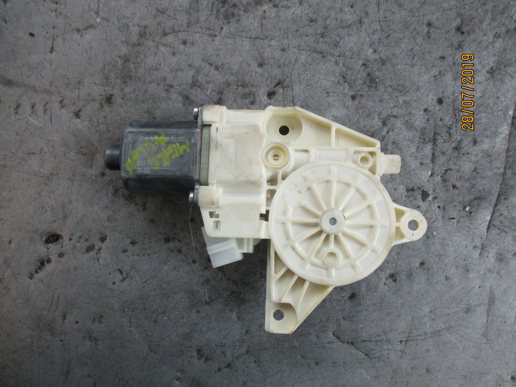 MERCEDES A CLASS W176 OSF DRIVER SIDE FRONT WINDOW MOTOR 0130822691