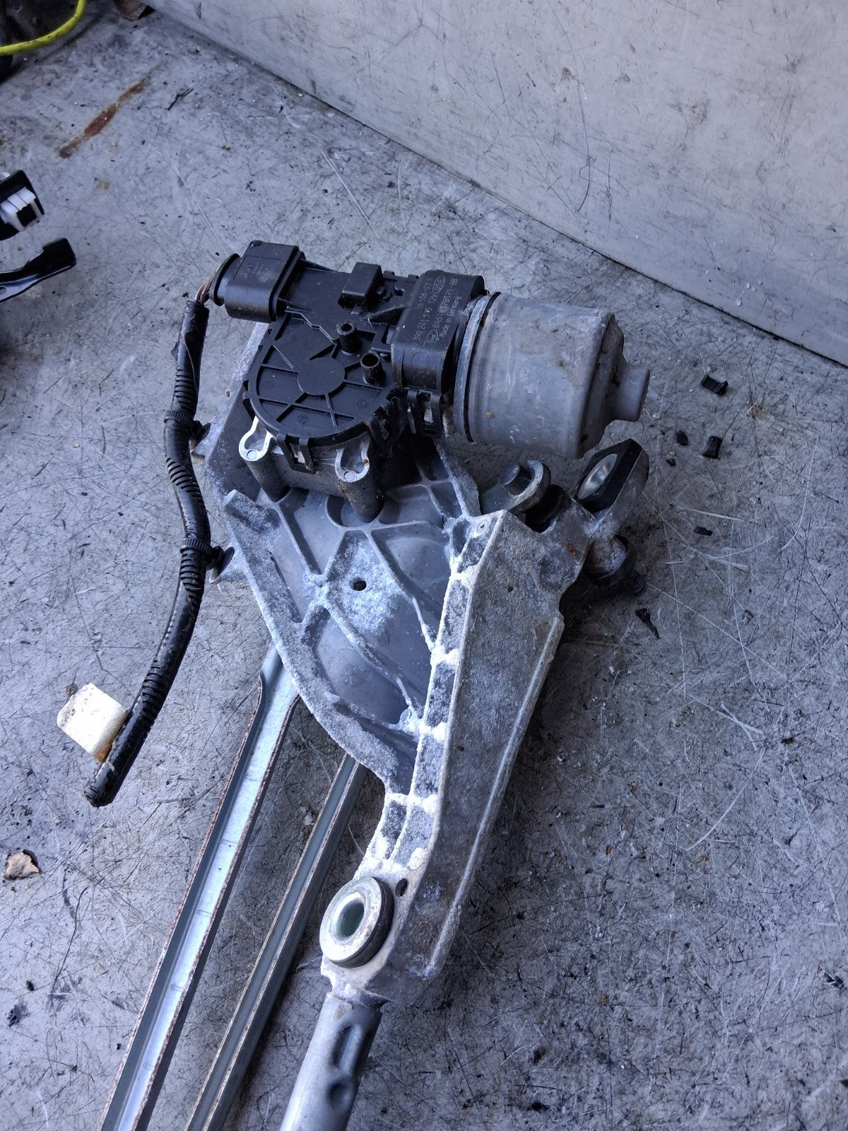 2017 FORD FIESTA MK7 FRONT WINDSCREEN WIPER MOTOR 8A6117500BG