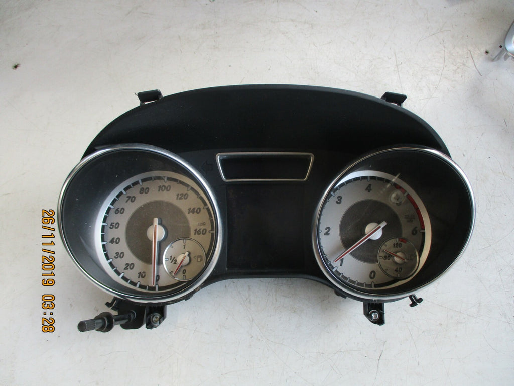MERCEDES GLA X156 2014 2.0 CDI SPEEDO CLOCK CLUSTER SPEEDOMETER A1569004601