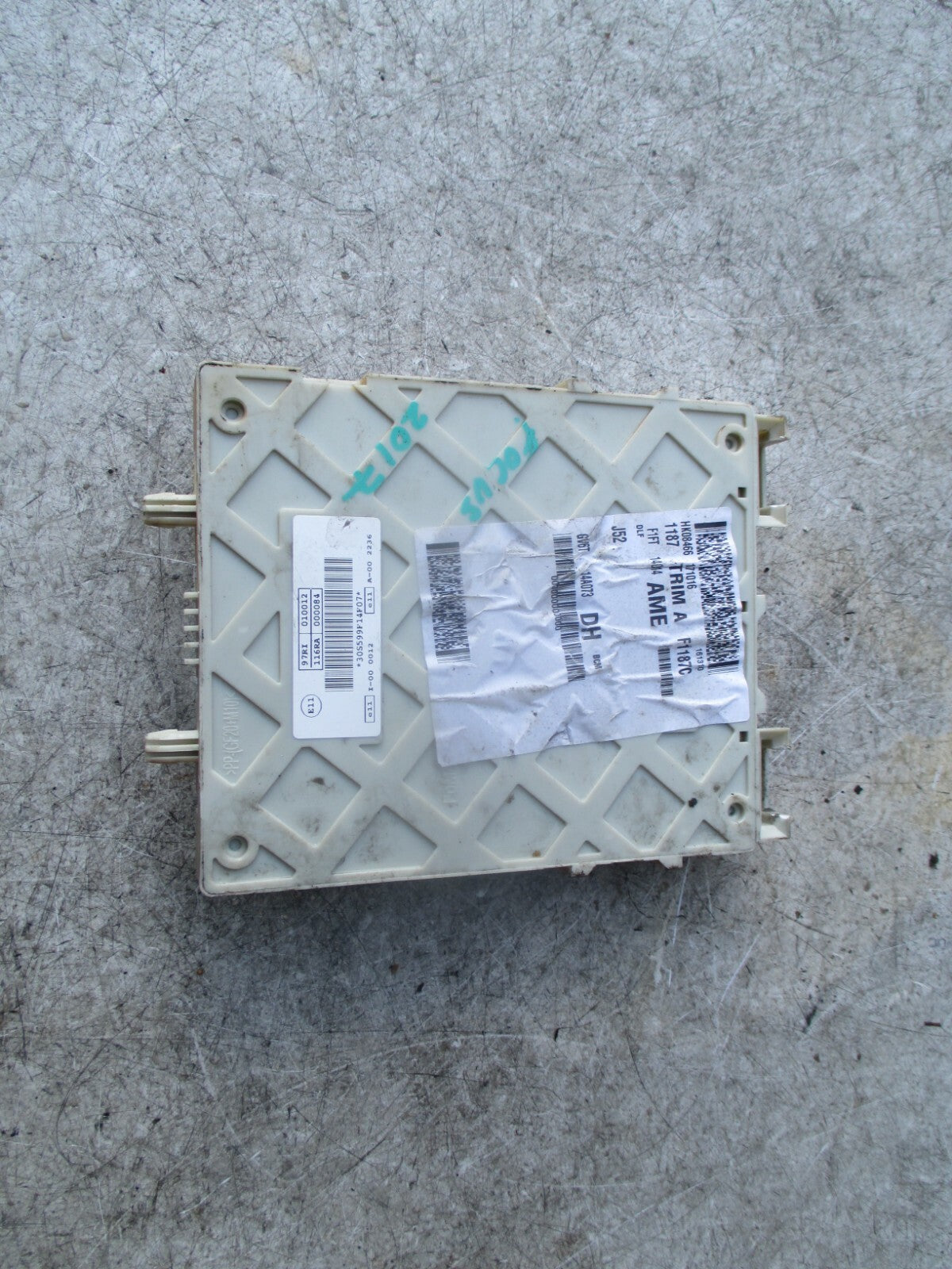 FORD FOCUS 2017 MK3 FUSE BOX F1FT14014