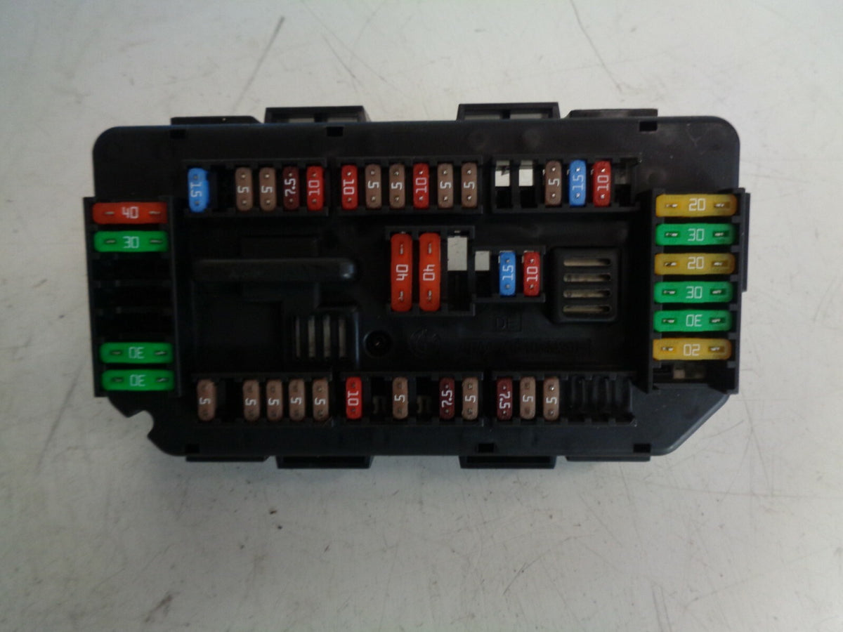 BMW 3 SERIES F30 2017 FUSE BOX POWER DISTRIBUTION RELAY BOX 9337879
