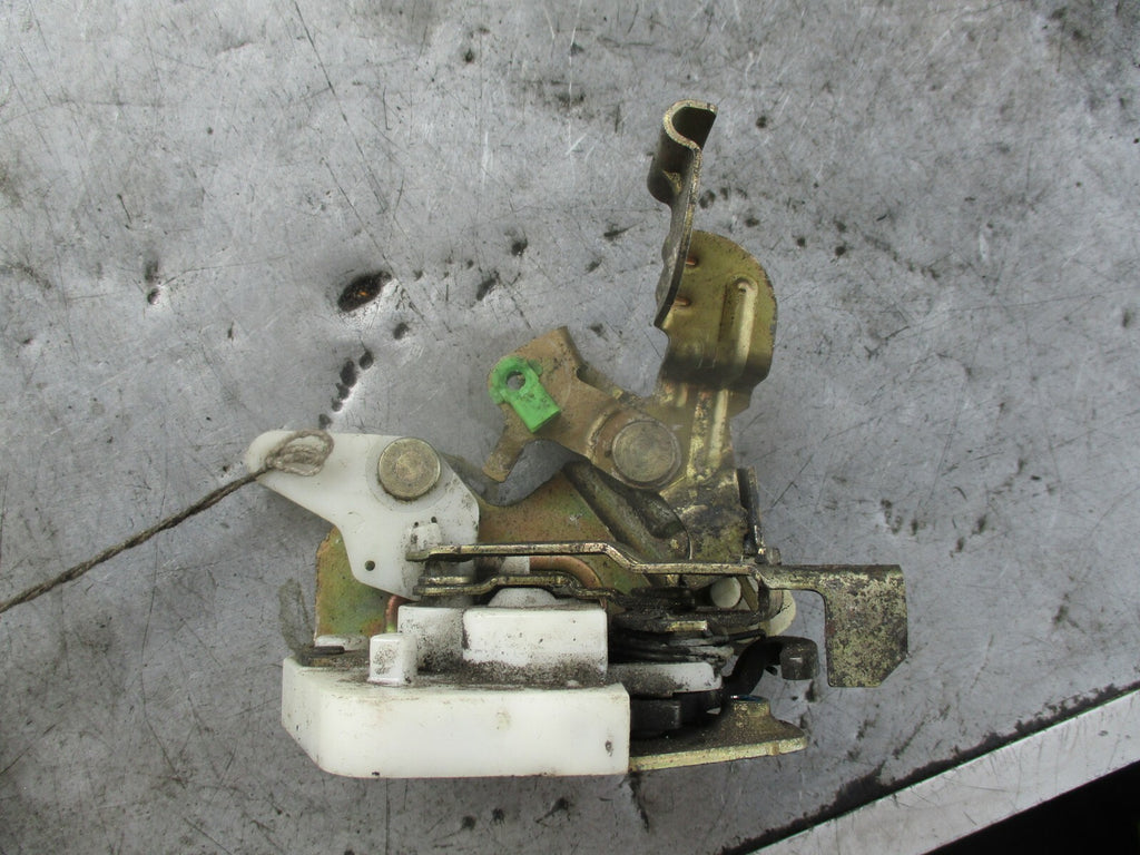 MITSUBISHI PAJERO SHOGUN 1ST GENERATION OFF DRIVER SIDE REAR DOOR LOCK MECH