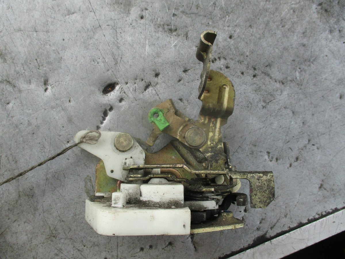 MITSUBISHI PAJERO SHOGUN 1ST GENERATION OFF DRIVER SIDE REAR DOOR LOCK MECH