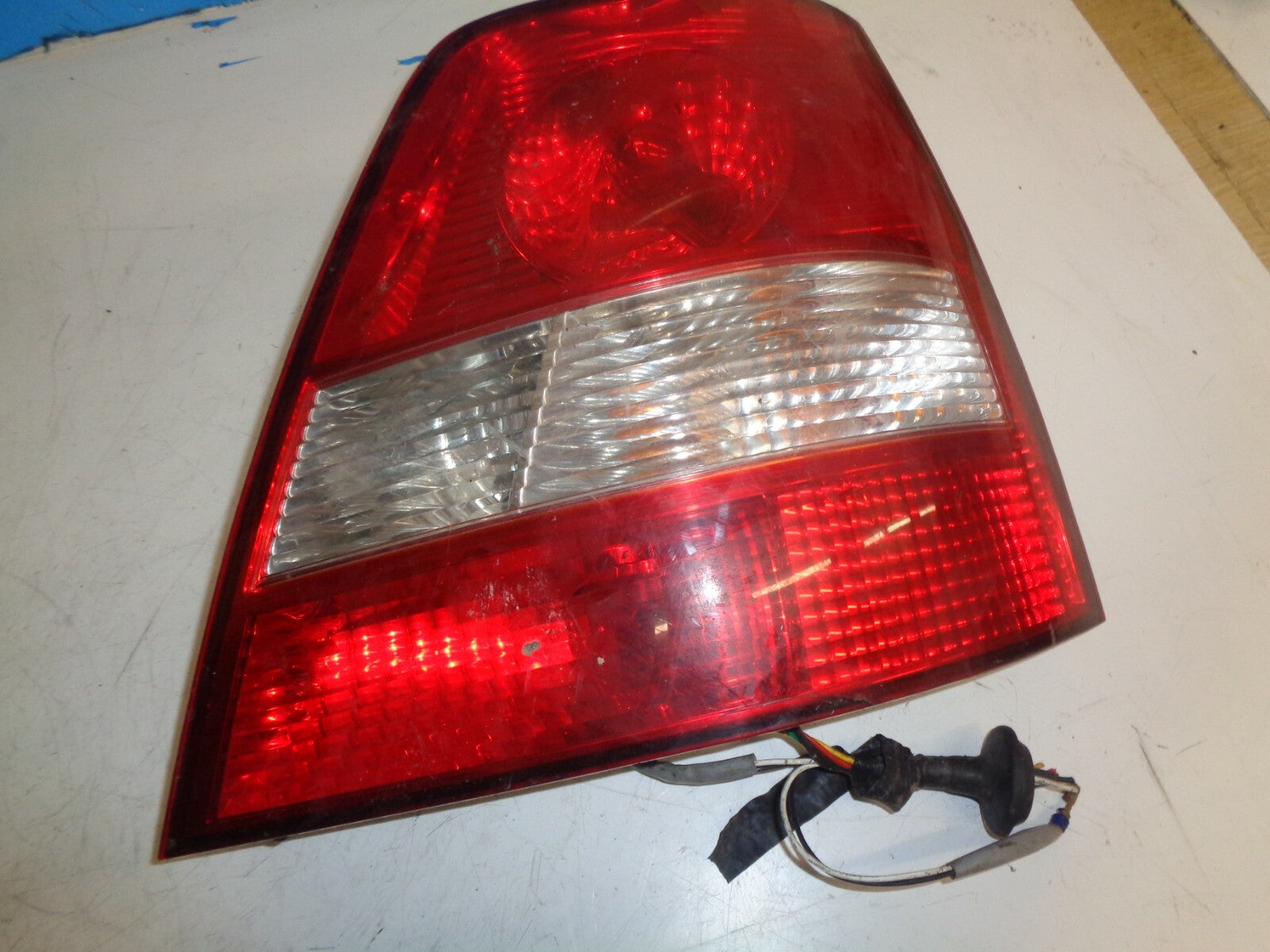 KIA SORENTO 2005 OSR DRIVER SIDE REAR TAIL LIGHT