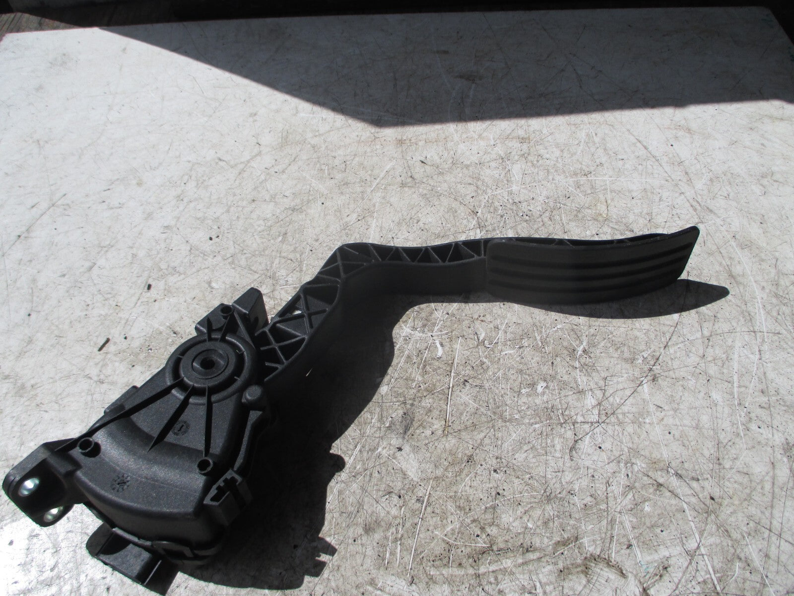 DACIA SANDERO LOGAN 2016 ACCELERATOR PEDAL 180106136R