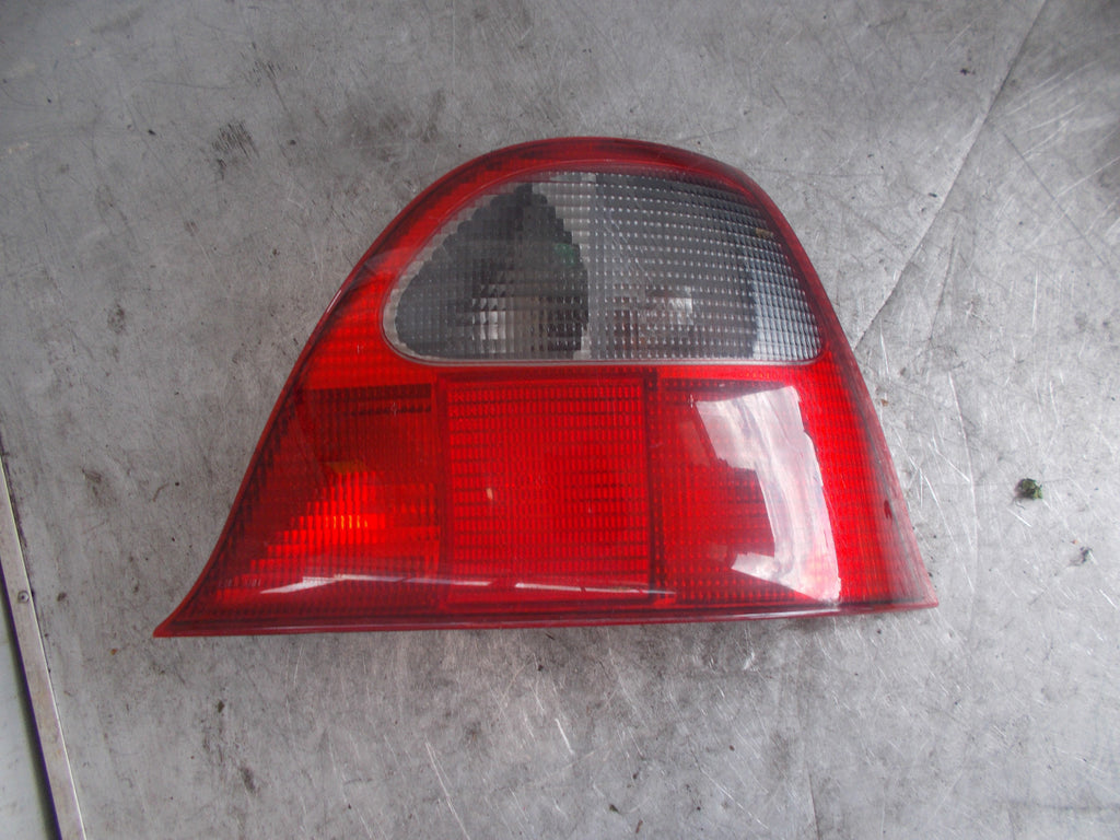 ROVER MG OS/ DRIVER SIDE REAR LIGHT F001B02R028102
