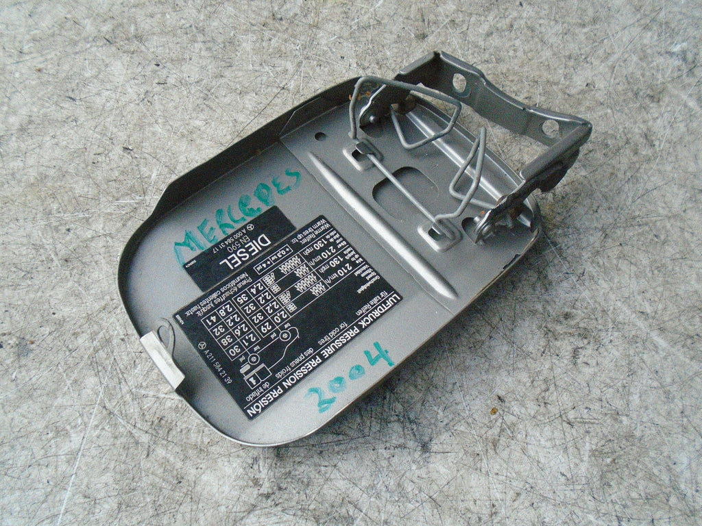 MERCEDES BENZ E CLASS W211 2004 FUEL FILLER FLAP