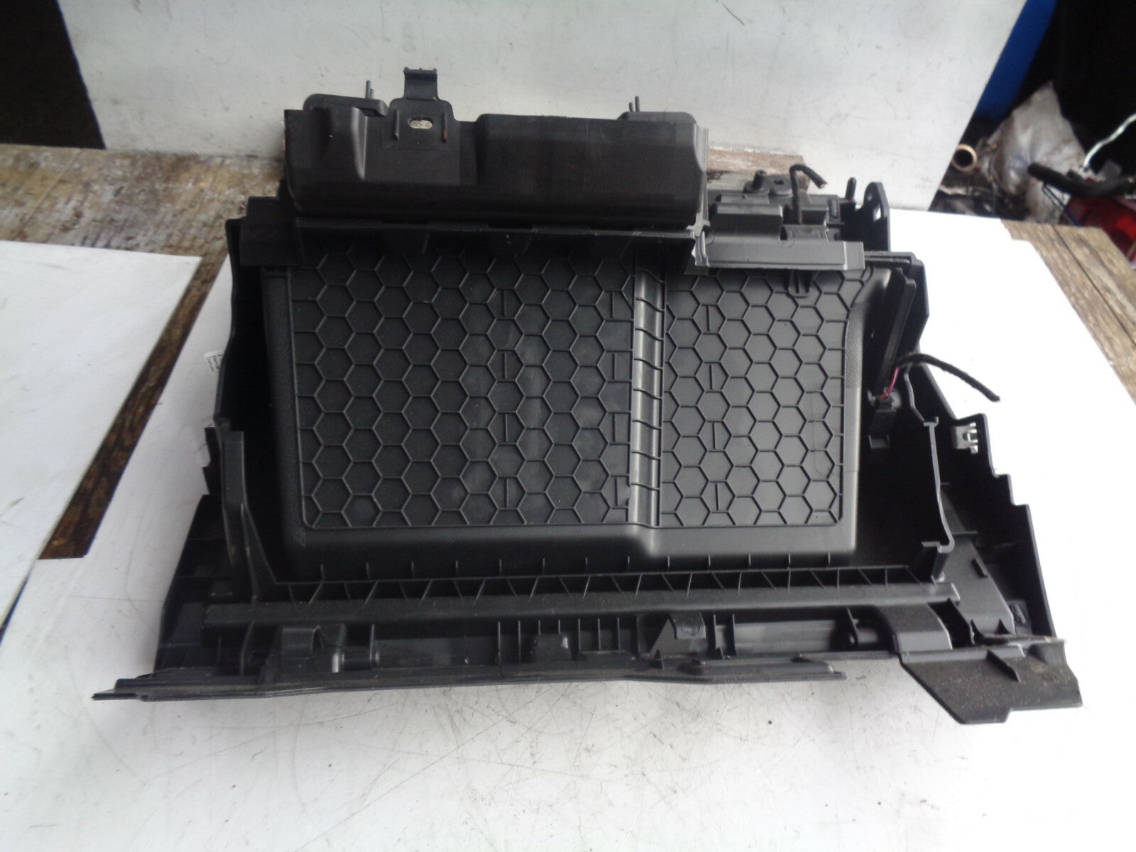 VW VOLKSWAGEN TIGUAN 2019 2.0 DIESEL GLOVE BOX STORAGE COMPARTMENT 5nc857097d