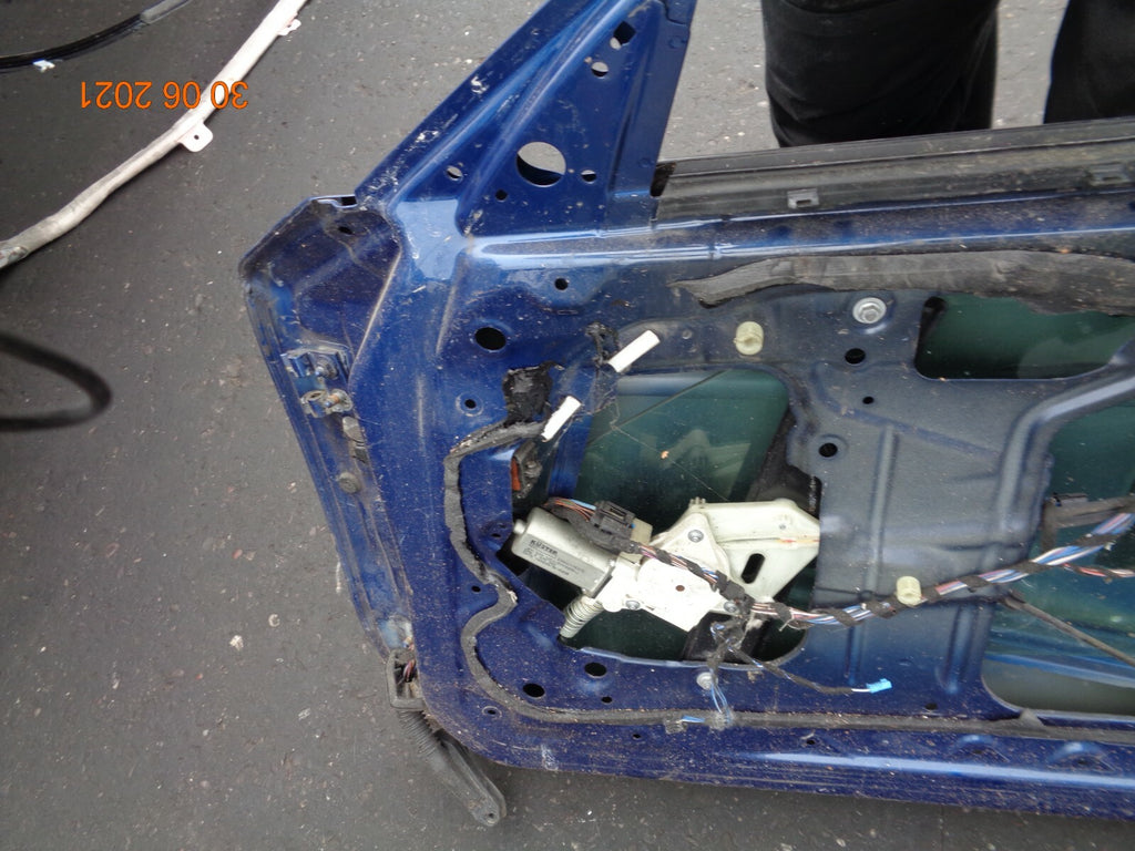 BMW E82 1 SERIES 2007 2 DOOR COUPE OS DRIVER DOOR GLASS REGULATOR SHELL BLUE