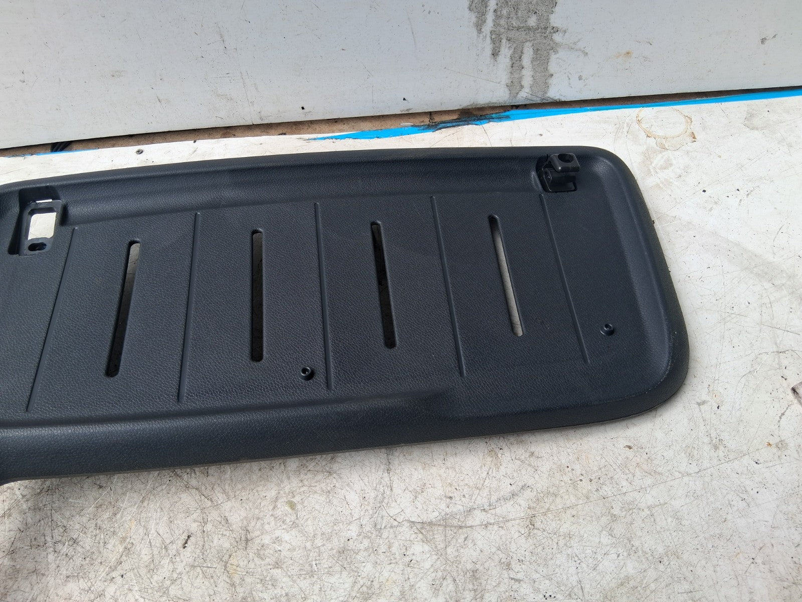 2020 MERCEDES SPRINTER W907 OSF DRIVER SIDE SUN VISIOR A9106902100