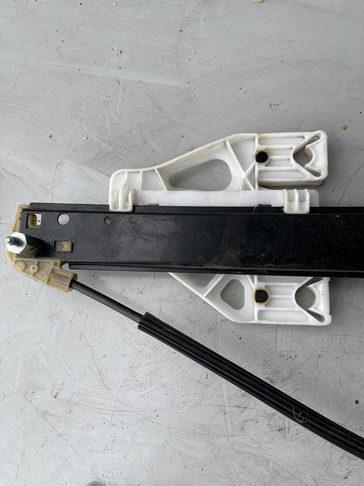 AUDI Q5 PASSENGER SIDE REAR WINDOW MOTOR REGULATOR 8R0839461D