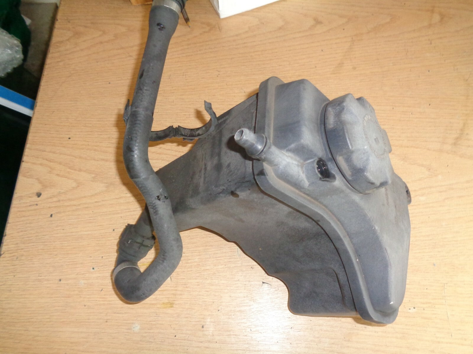 BMW 1 SERIES E87 COOLANT EXPANSION TANK BOTTLE 75300799