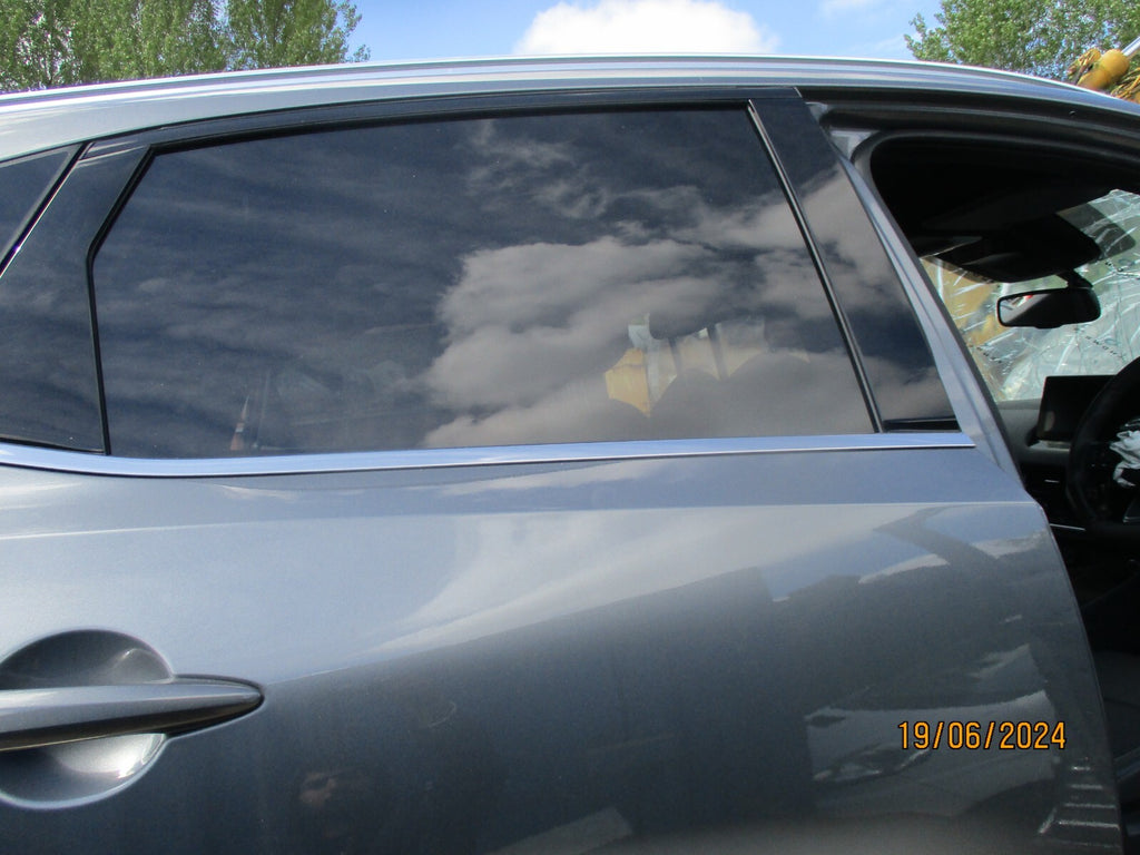 NISSAN QASHQAI J12 2023 OSR DRIVER SIDE REAR DOOR TINTED WINDOW GLASS